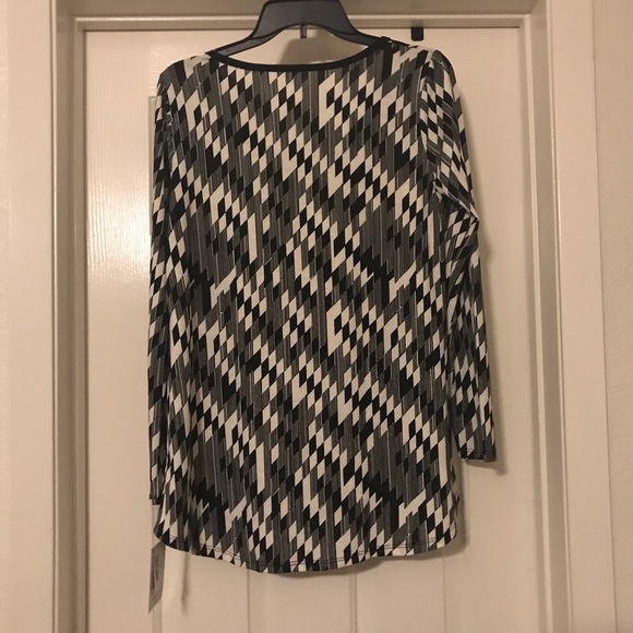 Lularoe Lynnae - Black White Diamond - Medium - Picture 5 of 5